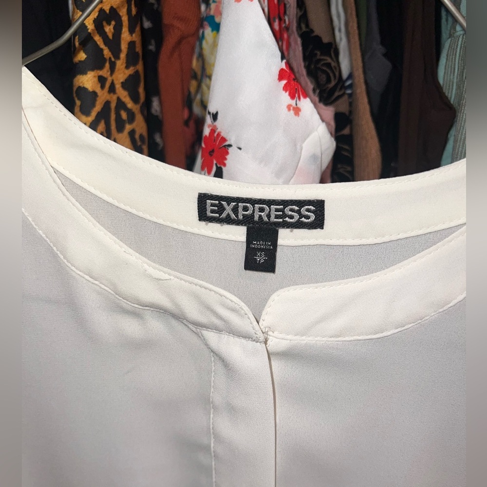 Express white blouse - Picture 2 of 5